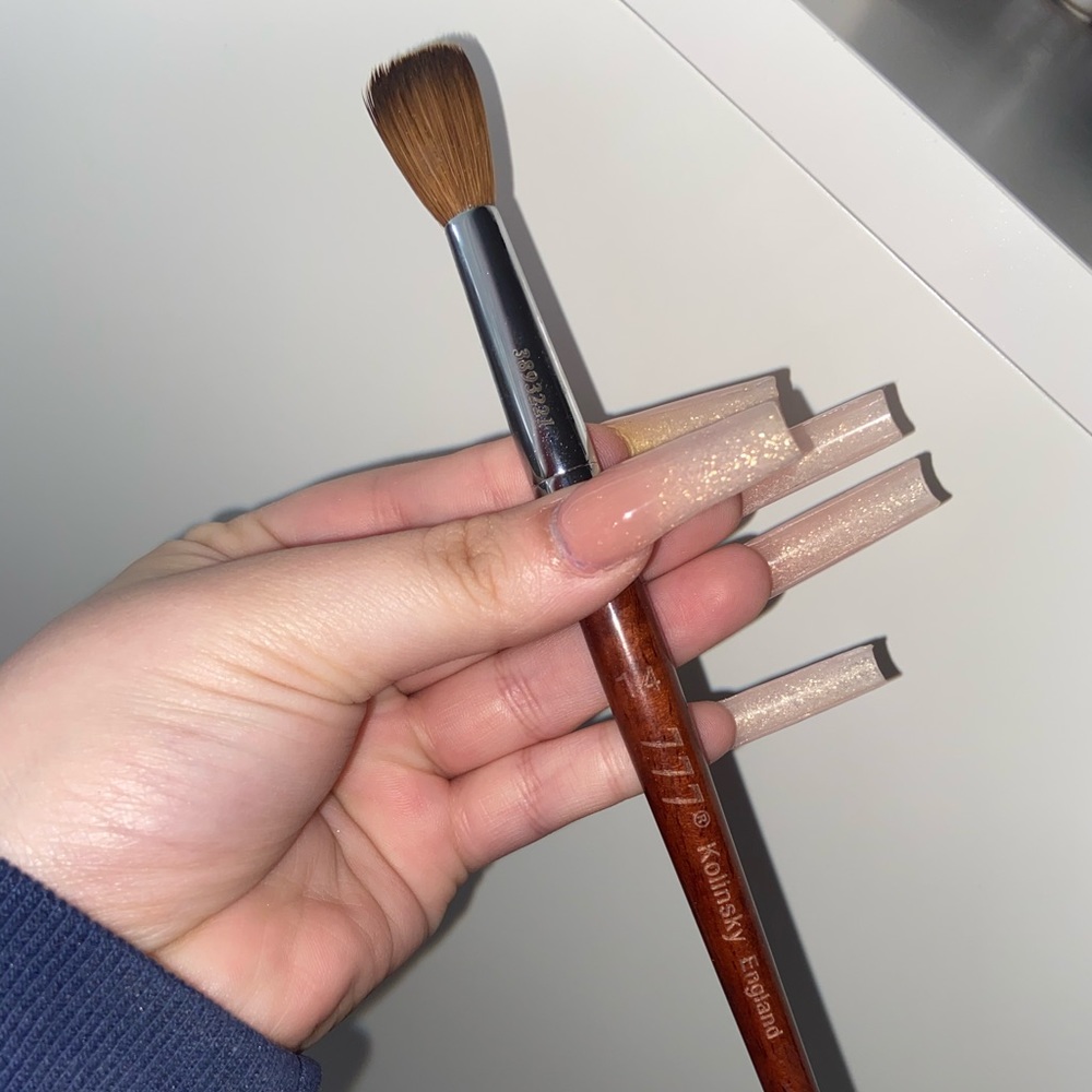 Kolinsky acrylic nail brush